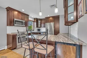 102 Hillcrest Dr, Wayne, NJ 07470 - Photo 17