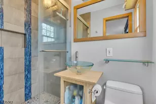 102 Hillcrest Dr, Wayne, NJ 07470 - Photo 9