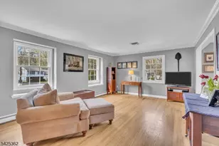 102 Hillcrest Dr, Wayne, NJ 07470 - Photo 3