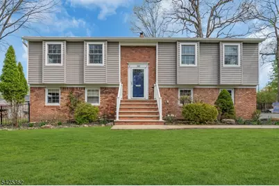 102 Hillcrest Dr, Wayne, NJ 07470 - Photo 1