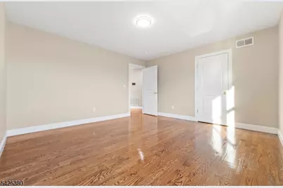 658 Market St, Paterson, NJ 07513 - Photo 9