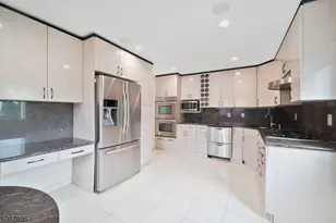 2 Millo Pl, Little Ferry, NJ 07643 - Photo 7