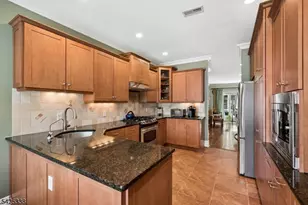 28 Schmidt Cir, Watchung, NJ 07069 - Photo 11