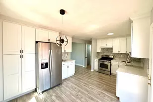 35 Fiat Ave, Woodbridge Township, NJ 08830 - Photo 3