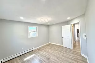 35 Fiat Ave, Woodbridge Township, NJ 08830 - Photo 9