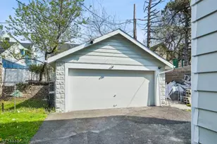 36 Chelsea Ave, East Orange, NJ 07018 - Photo 17