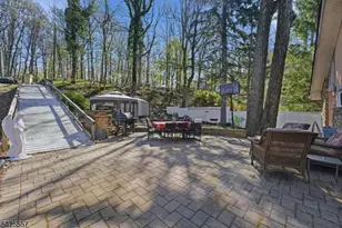 6 Oneida Ave, Hopatcong, NJ 07843 - Photo 11