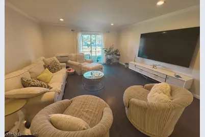 806 Eves Dr #2H, Hillsborough Township, NJ 08844 - Photo 3