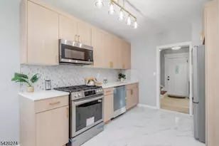 208 N 11th St, Newark, NJ 07107 - Photo 7