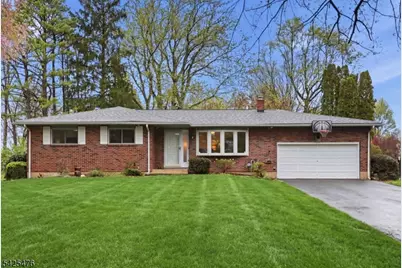 52 Smithtown Rd, Mount Olive, NJ 07828 - Photo 1
