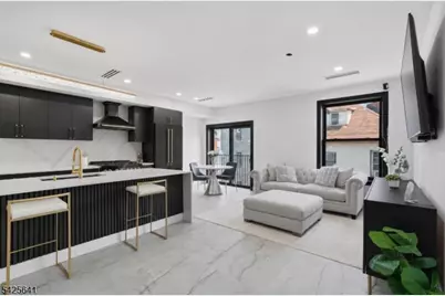 9 Minerva St #2, Jersey City, NJ 07304 - Photo 5