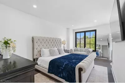 9 Minerva St #2, Jersey City, NJ 07304 - Photo 9