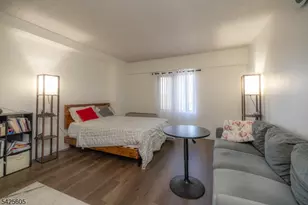 10 N Wood Ave, Linden, NJ 07036 - Photo 9
