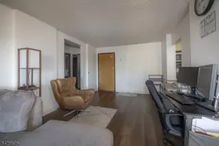 10 N Wood Ave, Linden, NJ 07036 - Photo 5