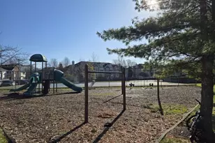 37 Forest Dr, Piscataway Township, NJ 08854 - Photo 5