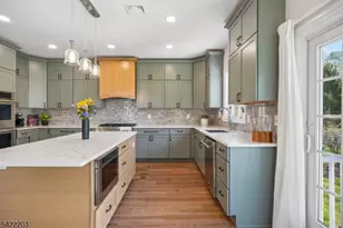 35 Lee Rd, Livingston, NJ 07039 - Photo 9