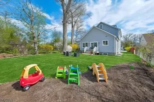 35 Lee Rd, Livingston, NJ 07039 - Photo 35