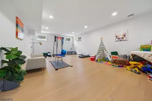 35 Lee Rd, Livingston, NJ 07039 - Photo 27