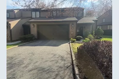 24 Ponds Cir., Wayne, NJ 07470 - Photo 1