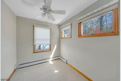 95 Wildwood Rd, Jefferson Township, NJ 07438 - Photo 25