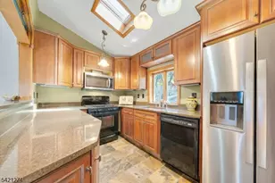 95 Wildwood Rd, Jefferson Township, NJ 07438 - Photo 9