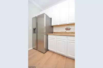 24 Straton Ct, Sayreville Boro, NJ 08859 - Photo 13
