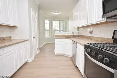 24 Straton Ct, Sayreville Boro, NJ 08859 - Photo 17