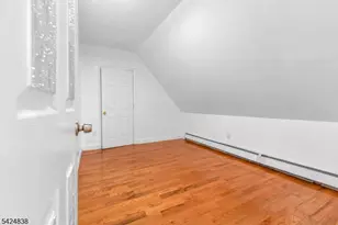 25 Oak St, Paterson, NJ 07501 - Photo 9