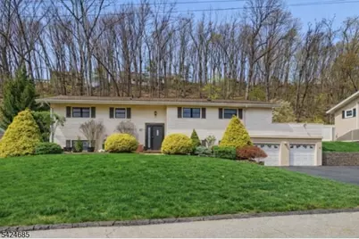 15 Sunnyhill Rd, Rockaway Township, NJ 07801 - Photo 1