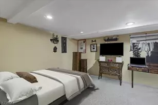 12-17 Roosevelt Pl, Fair Lawn, NJ 07410 - Photo 13