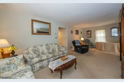 31 Iroquois Trl, Denville, NJ 07834 - Photo 7