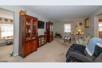 31 Iroquois Trl, Denville, NJ 07834 - Photo 9