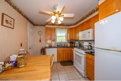 31 Iroquois Trl, Denville, NJ 07834 - Photo 13
