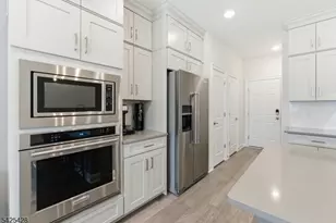 44 Dahlia Dr, Warren Township, NJ 07059 - Photo 5