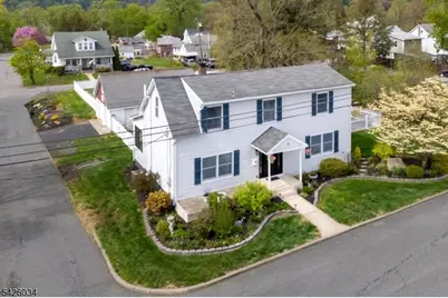 7 Park Sq, Lopatcong Township, NJ 08865 - Photo 1
