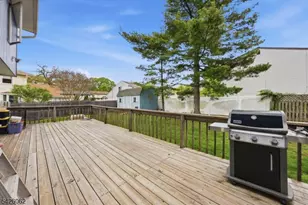 121 W Hill Rd, Woodbridge Township, NJ 07067 - Photo 17