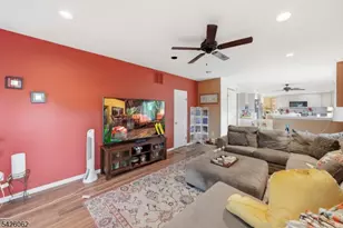 121 W Hill Rd, Woodbridge Township, NJ 07067 - Photo 23