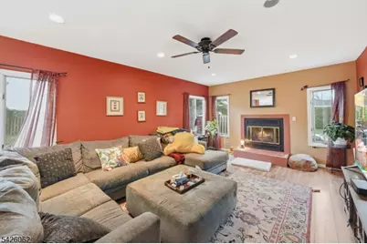 121 W Hill Rd, Woodbridge Township, NJ 07067 - Photo 21