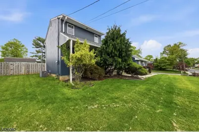 121 W Hill Rd, Woodbridge Township, NJ 07067 - Photo 11