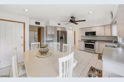 121 W Hill Rd, Woodbridge Township, NJ 07067 - Photo 35