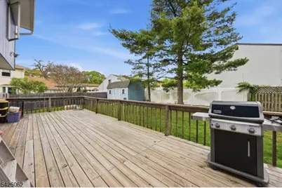 121 W Hill Rd, Woodbridge Township, NJ 07067 - Photo 15