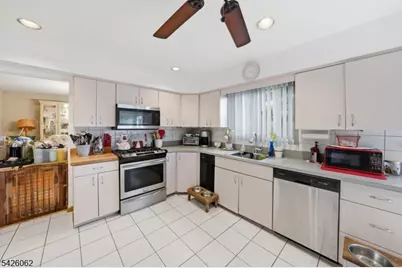 121 W Hill Rd, Woodbridge Township, NJ 07067 - Photo 5