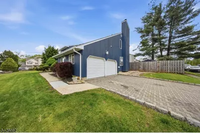 121 W Hill Rd, Woodbridge Township, NJ 07067 - Photo 11