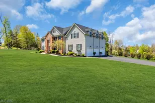 1 Berkshire Ct, Clinton Township, NJ 08833 - Photo 3