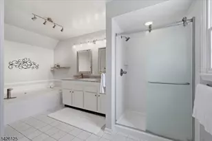 100 Distillery Rd, Readington Twp., NJ 08889 - Photo 17