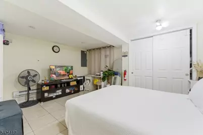 270 Westervelt Pl, Lodi, NJ 07644 - Photo 9