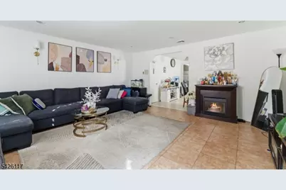 270 Westervelt Pl, Lodi, NJ 07644 - Photo 3