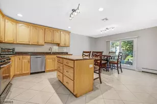 4 Maple Ave, Waldwick, NJ 07463 - Photo 9