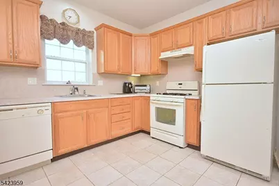 2304 Courtney Ln #2304, Franklin Township, NJ 08873 - Photo 7