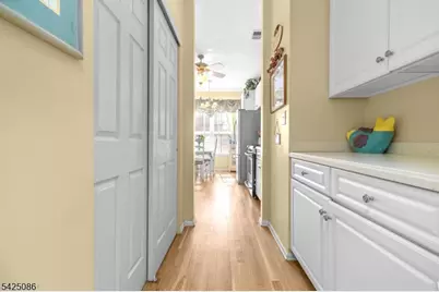 20 Chesterfield Ct, Raritan Township, NJ 08822 - Photo 19
